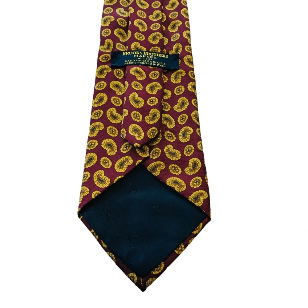 Vintage BROOKS BROTHERS Silk Paisley Print Red Yellow Neck Tie USA Finished